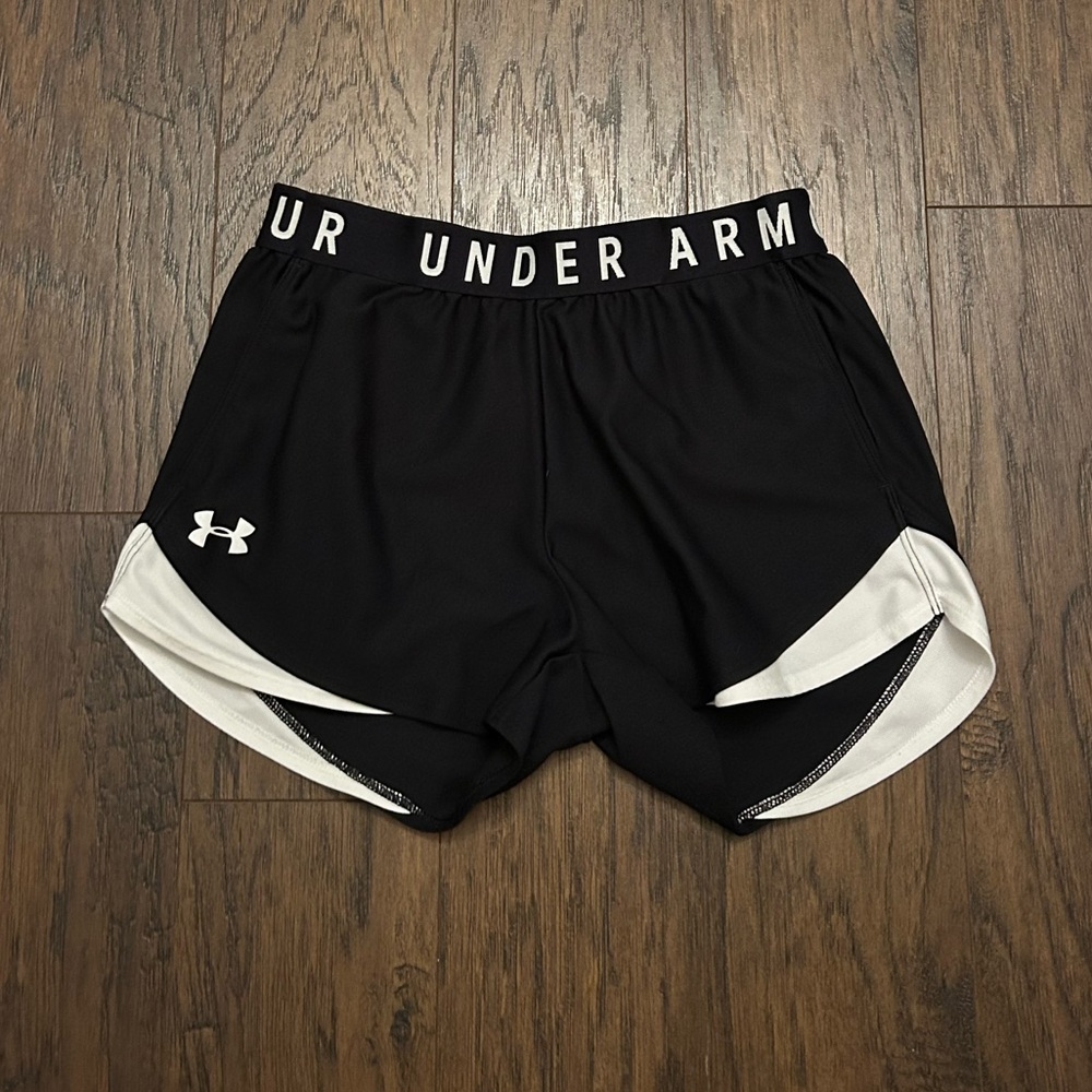 Under Armour Women's Play Up 3.0 Shorts in Black and White HeatGear Size XS